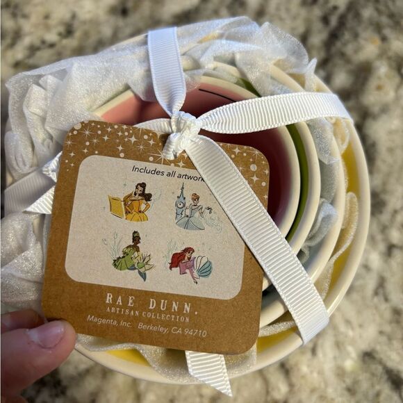 Disney Princess x Rae Dunn Measuring Cups - Picture 5 of 6